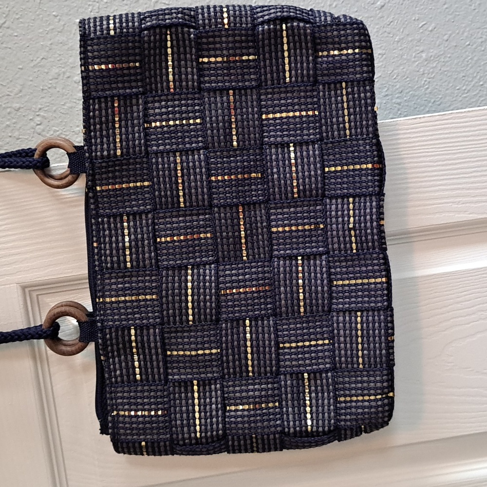 Woven Handbag 8/15